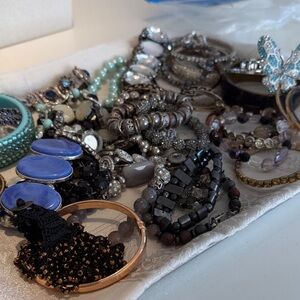 Elegant Women's Jewelry Set with Blue and Silver Accents #140